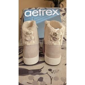 Aetrex Women's Winnie Weatherproof Ankle Boots Beige Brown Size 9.5 NWT